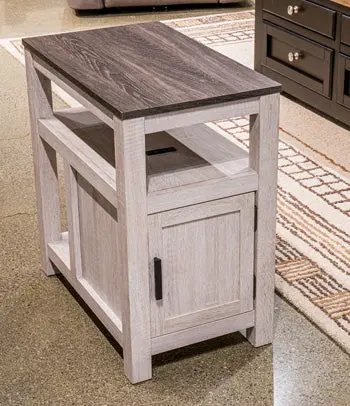 Fendenmore Compact Chairside End Table 1