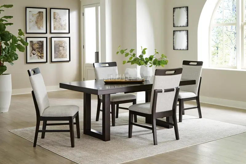 Neymorton Traditional Dining Room Ensemble 1